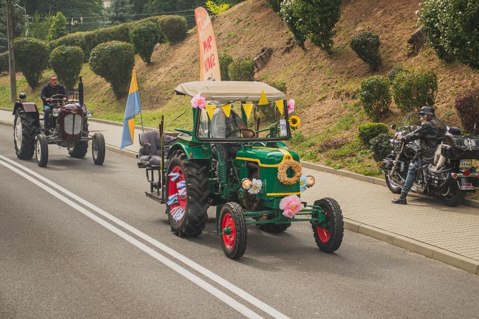 Zdjęcie w galerii na portalu naszwodzislaw.com: Boże z Twoich rąk żyjemy. Dożynki w Połomi [FOTO] wiadomości z regionu