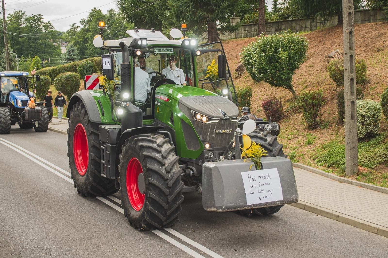 Zdjęcie w galerii na portalu naszwodzislaw.com: Boże z Twoich rąk żyjemy. Dożynki w Połomi [FOTO] wiadomości z regionu