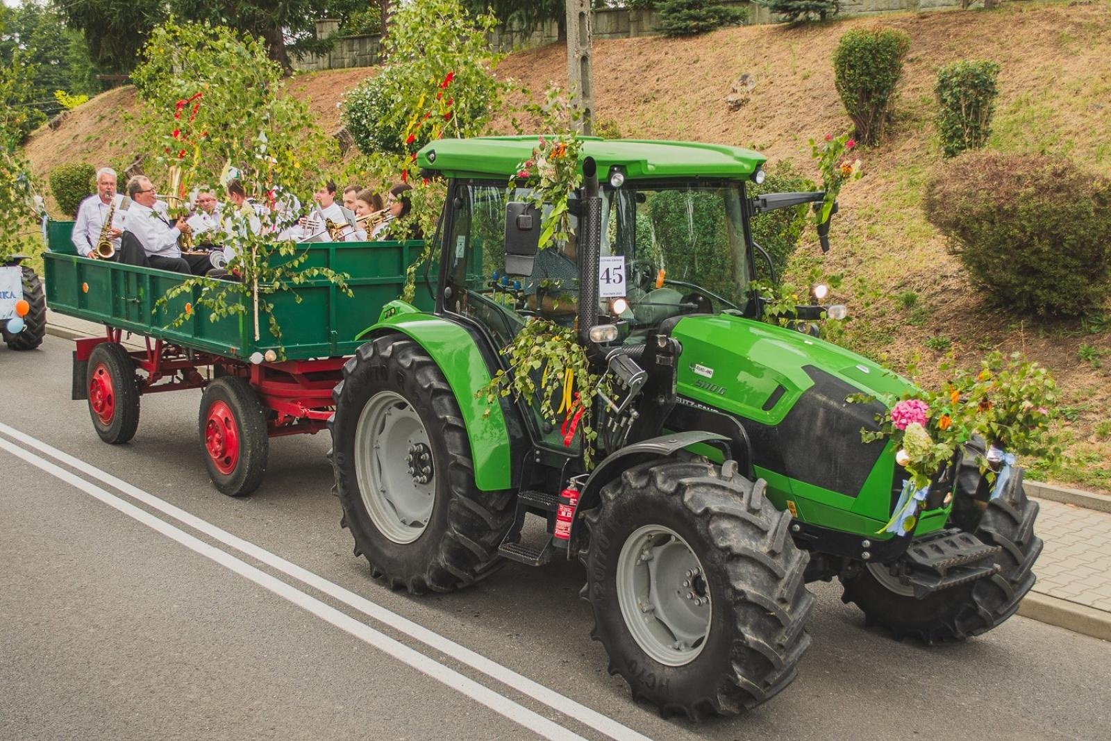 Zdjęcie w galerii na portalu naszwodzislaw.com: Boże z Twoich rąk żyjemy. Dożynki w Połomi [FOTO] wiadomości z regionu