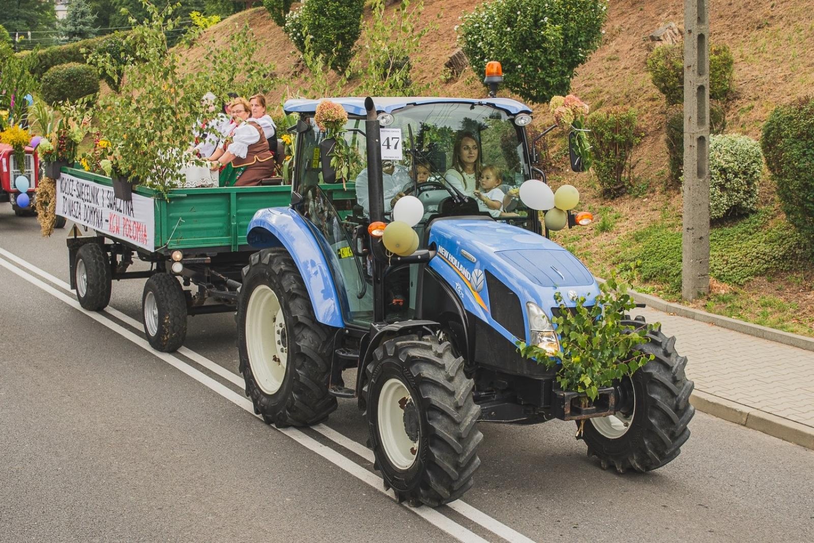Zdjęcie w galerii na portalu naszwodzislaw.com: Boże z Twoich rąk żyjemy. Dożynki w Połomi [FOTO] wiadomości z regionu