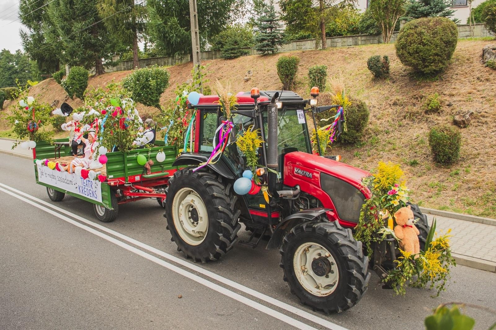 Zdjęcie w galerii na portalu naszwodzislaw.com: Boże z Twoich rąk żyjemy. Dożynki w Połomi [FOTO] wiadomości z regionu