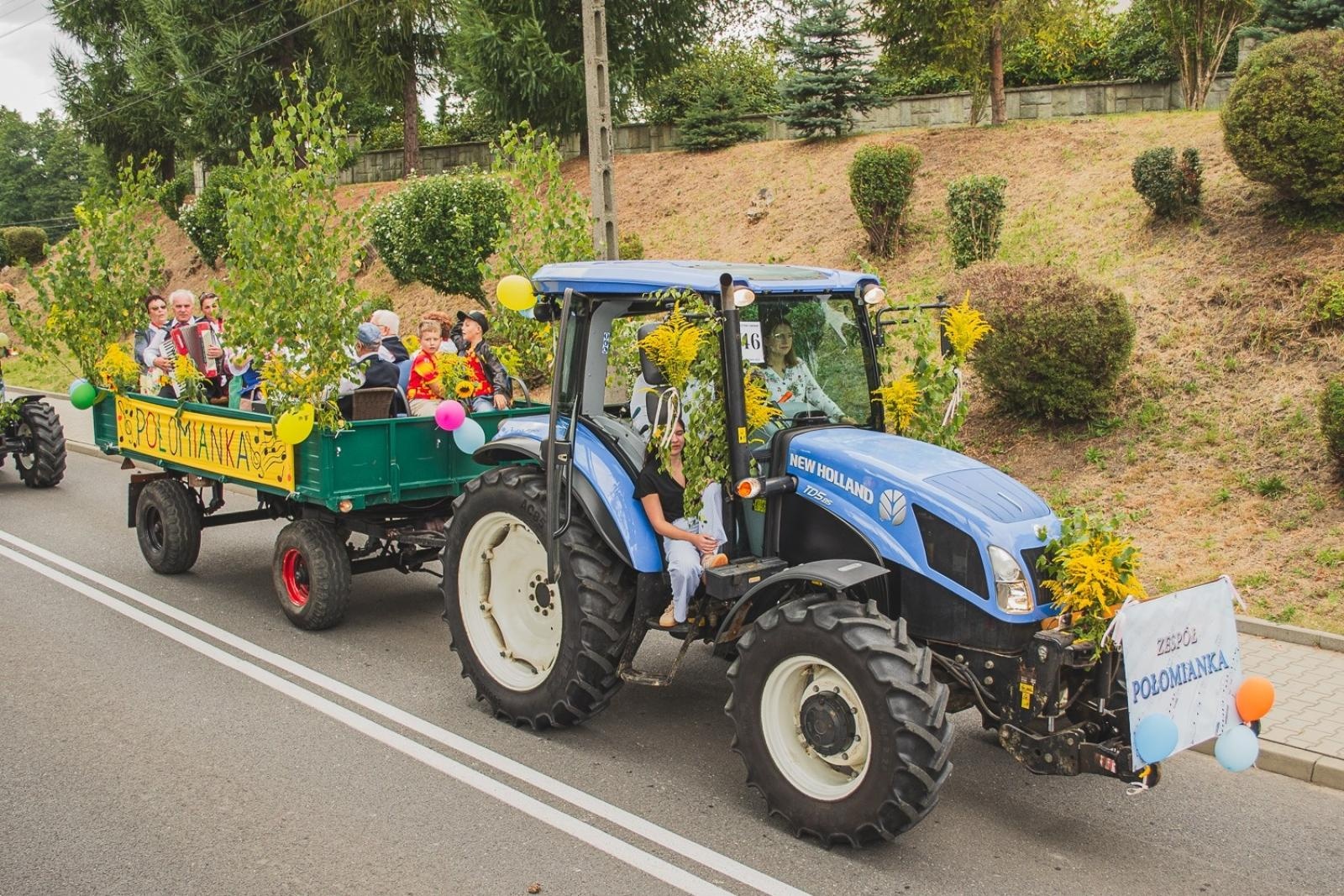 Zdjęcie w galerii na portalu naszwodzislaw.com: Boże z Twoich rąk żyjemy. Dożynki w Połomi [FOTO] wiadomości z regionu