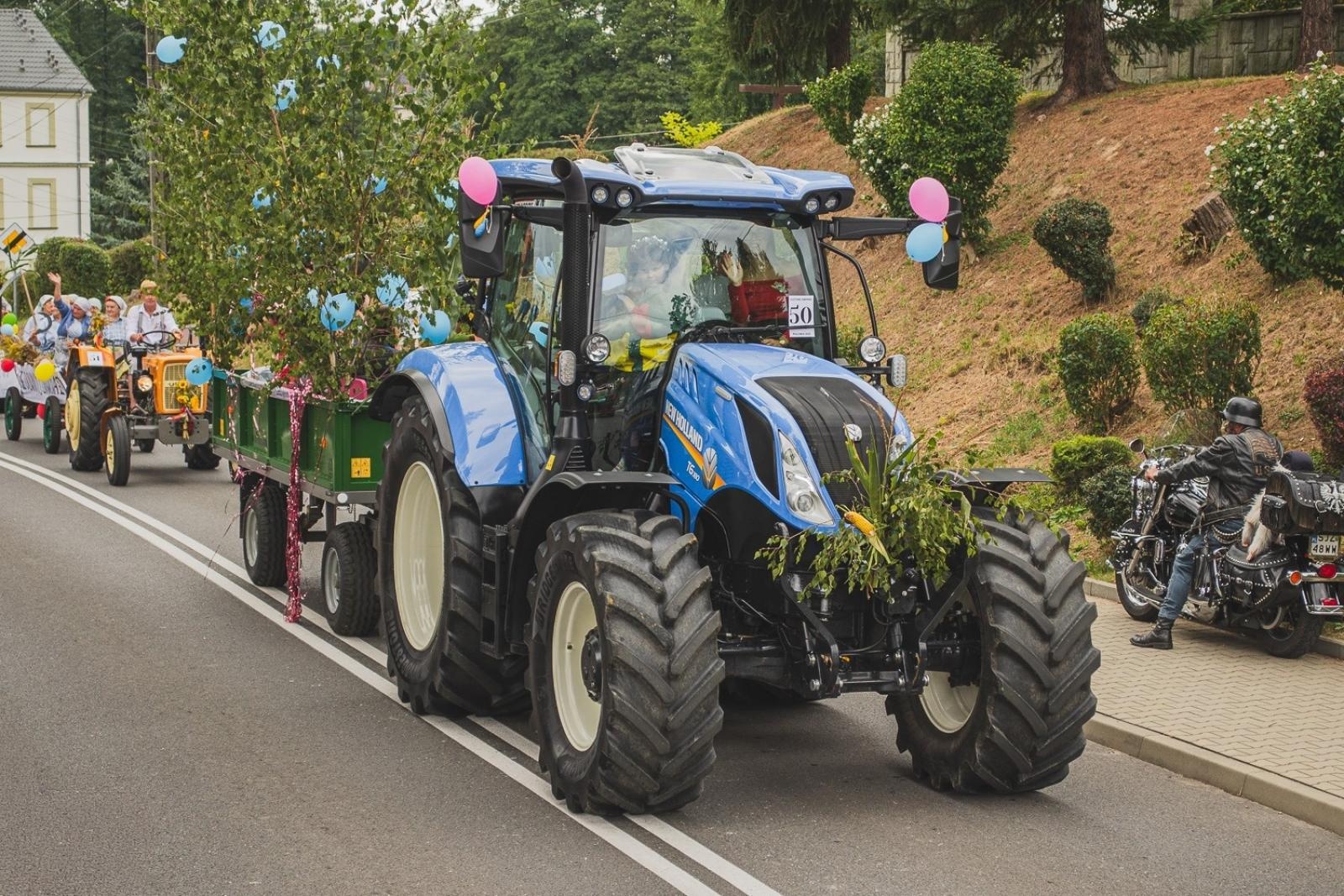 Zdjęcie w galerii na portalu naszwodzislaw.com: Boże z Twoich rąk żyjemy. Dożynki w Połomi [FOTO] wiadomości z regionu