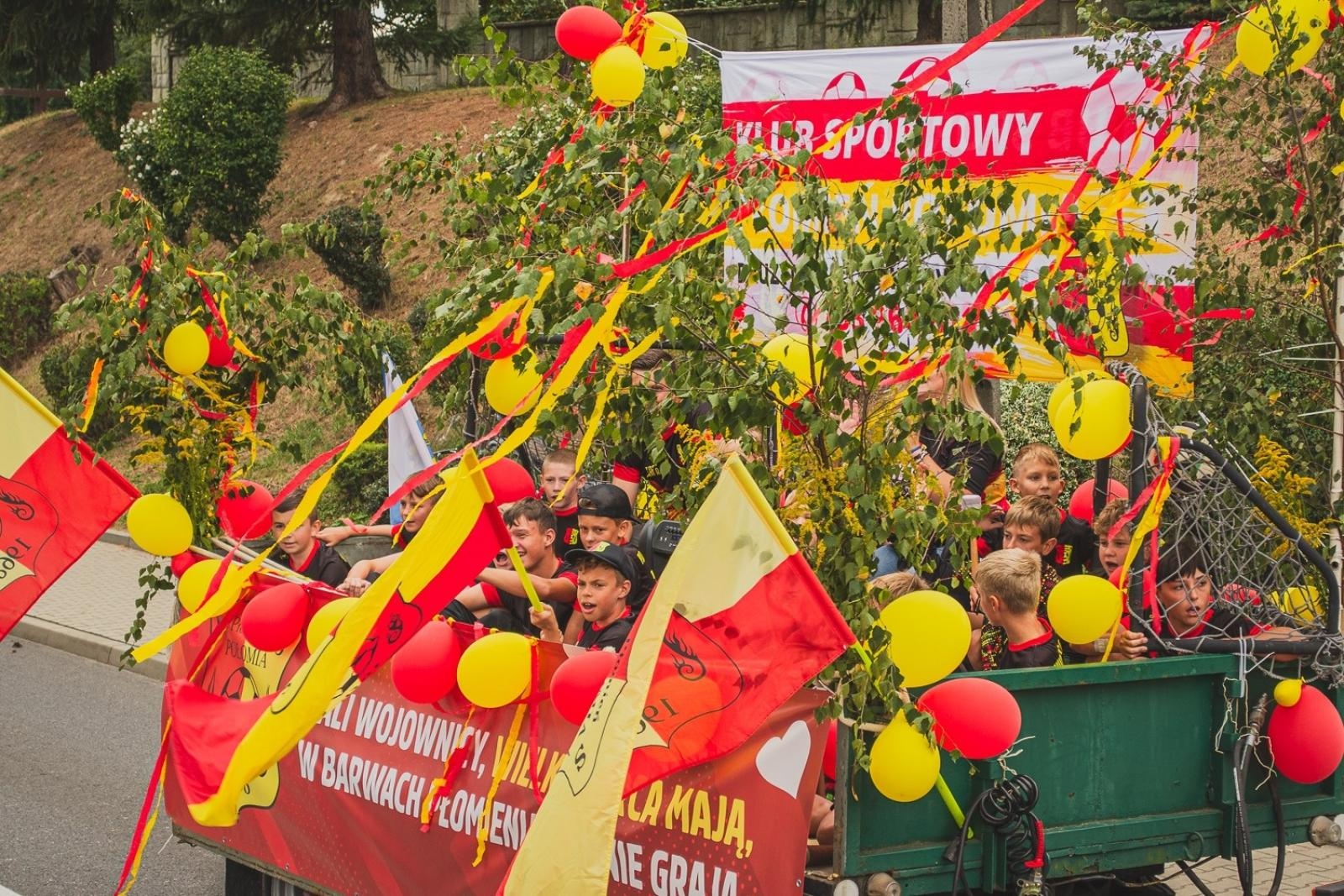 Zdjęcie w galerii na portalu naszwodzislaw.com: Boże z Twoich rąk żyjemy. Dożynki w Połomi [FOTO] wiadomości z regionu