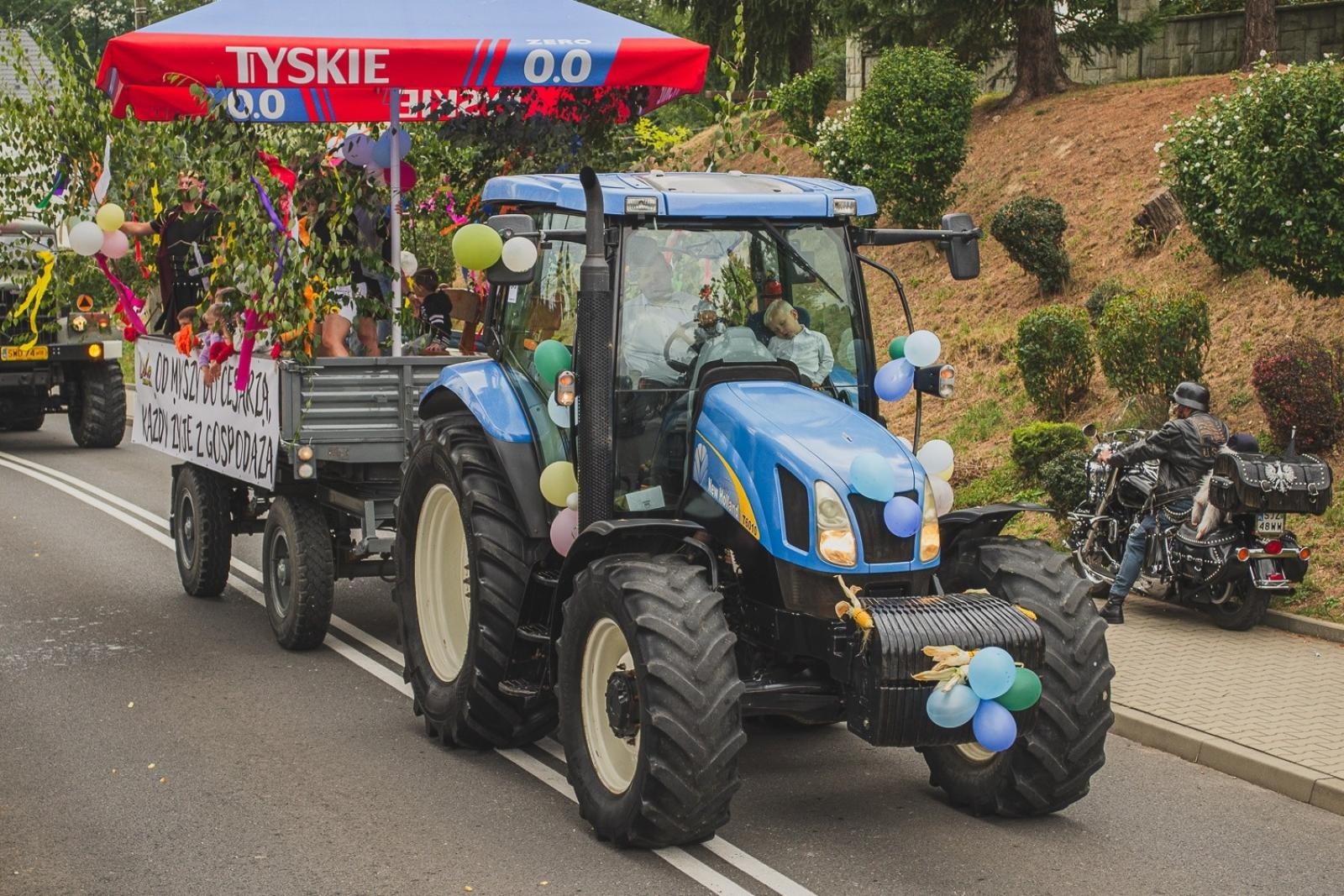 Zdjęcie w galerii na portalu naszwodzislaw.com: Boże z Twoich rąk żyjemy. Dożynki w Połomi [FOTO] wiadomości z regionu