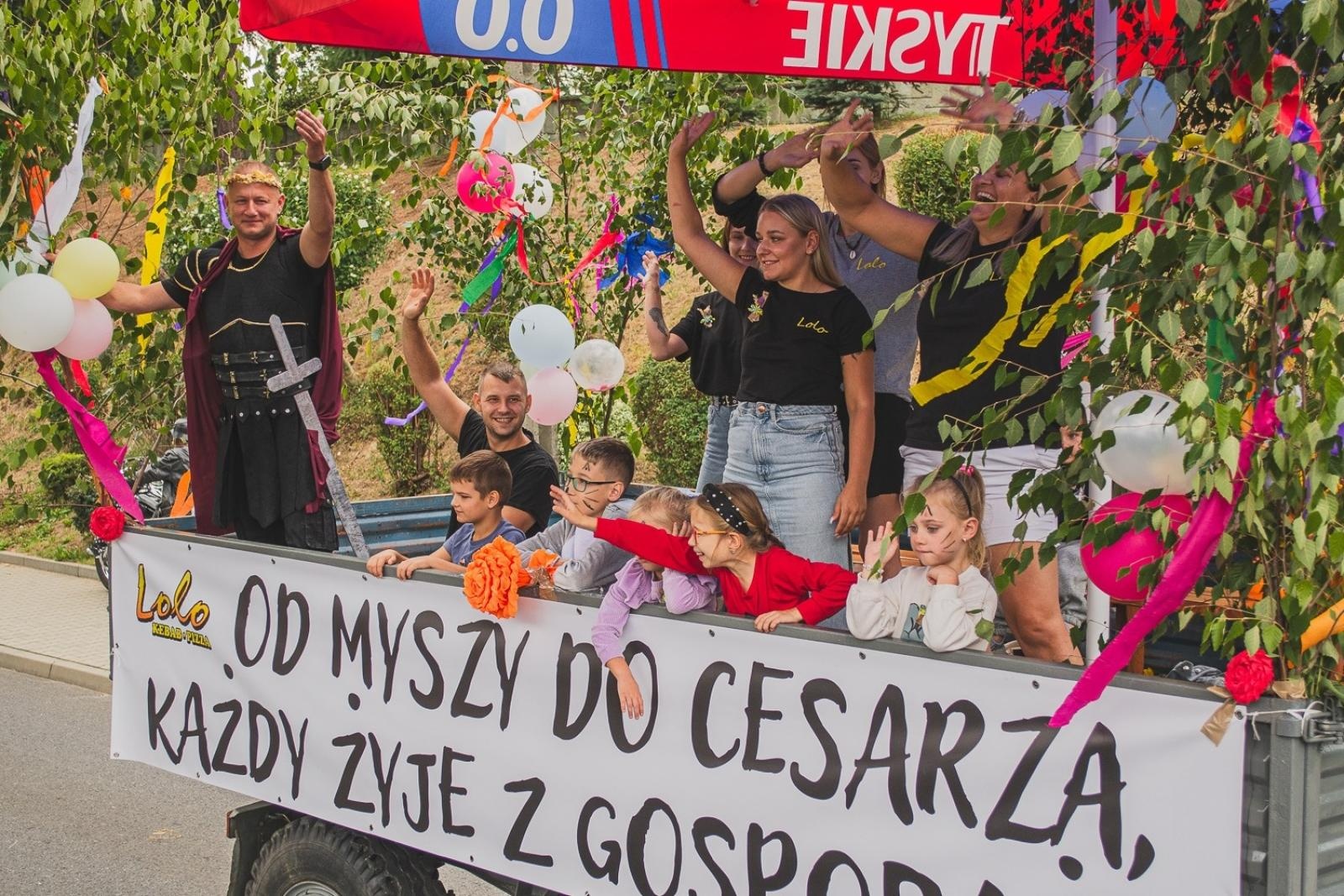 Zdjęcie w galerii na portalu naszwodzislaw.com: Boże z Twoich rąk żyjemy. Dożynki w Połomi [FOTO] wiadomości z regionu