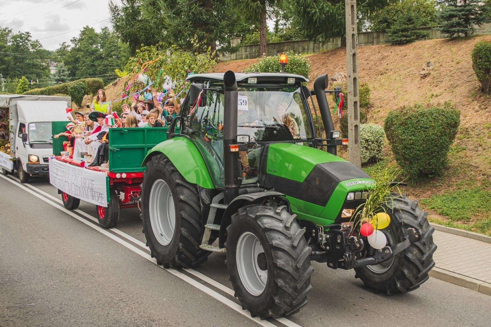 Zdjęcie w galerii na portalu naszwodzislaw.com: Boże z Twoich rąk żyjemy. Dożynki w Połomi [FOTO] wiadomości z regionu