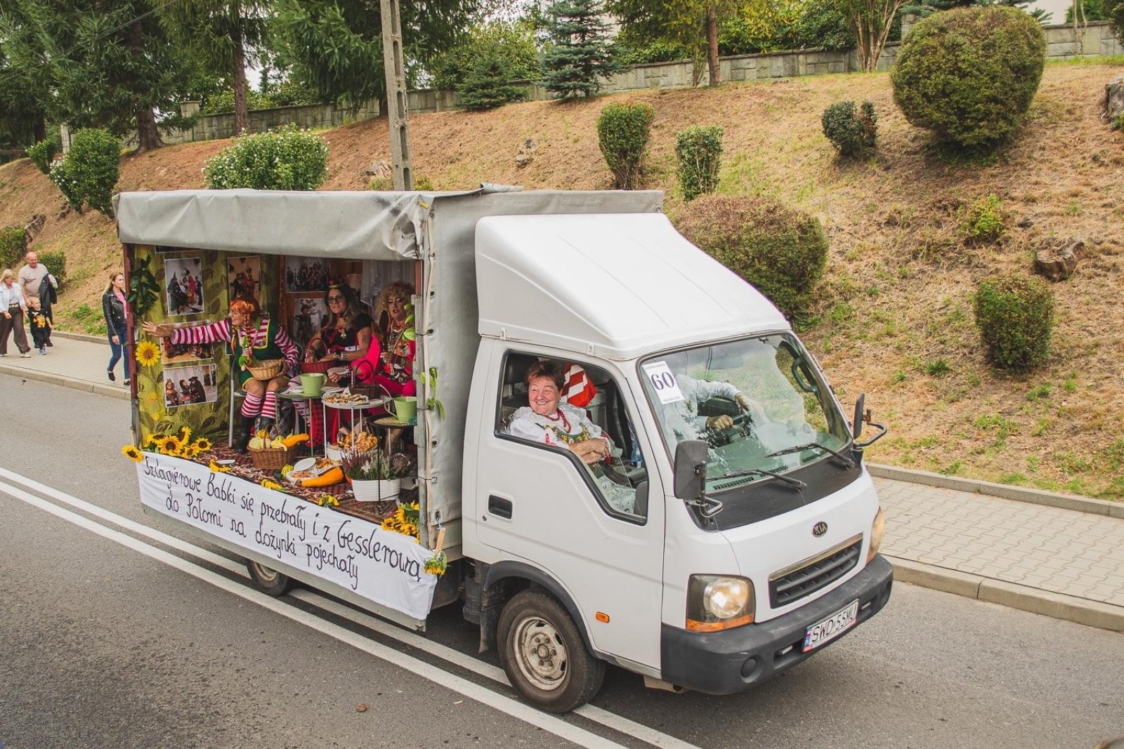 Zdjęcie w galerii na portalu naszwodzislaw.com: Boże z Twoich rąk żyjemy. Dożynki w Połomi [FOTO] wiadomości z regionu