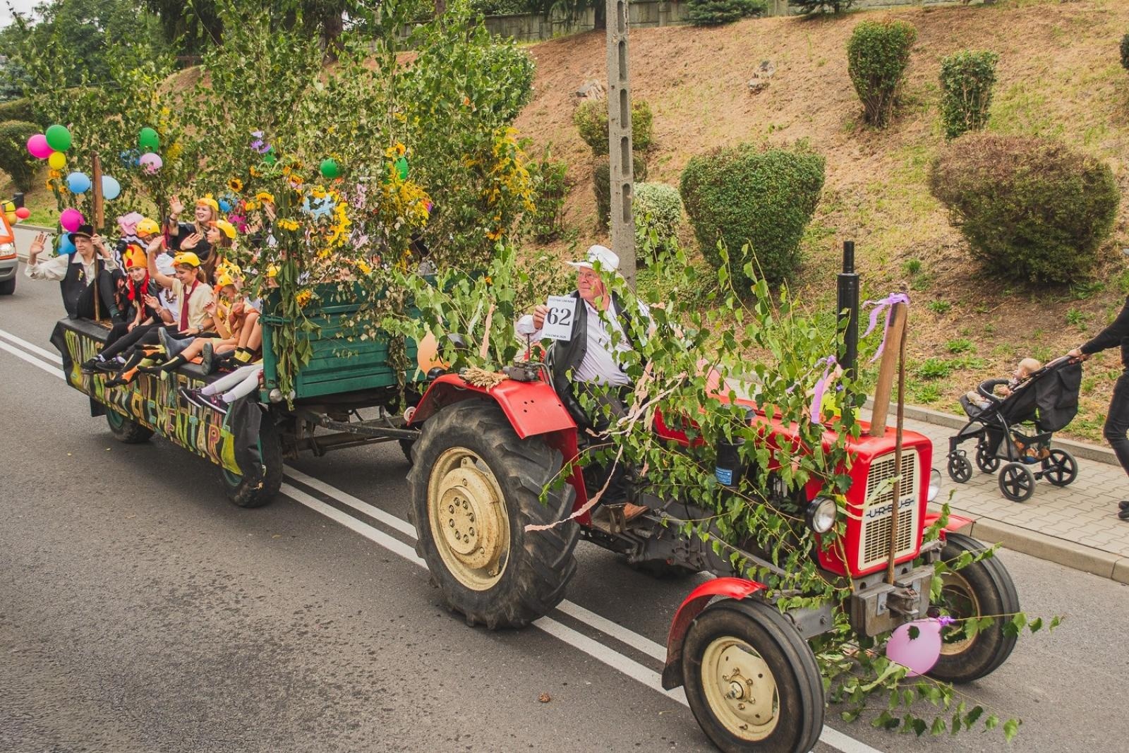 Zdjęcie w galerii na portalu naszwodzislaw.com: Boże z Twoich rąk żyjemy. Dożynki w Połomi [FOTO] wiadomości z regionu