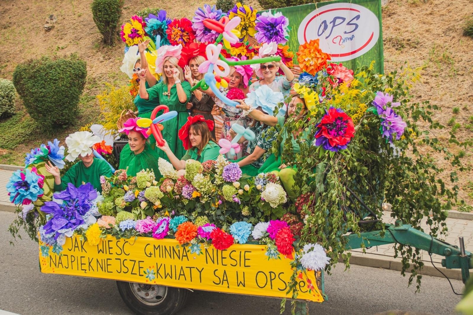 Zdjęcie w galerii na portalu naszwodzislaw.com: Boże z Twoich rąk żyjemy. Dożynki w Połomi [FOTO] wiadomości z regionu