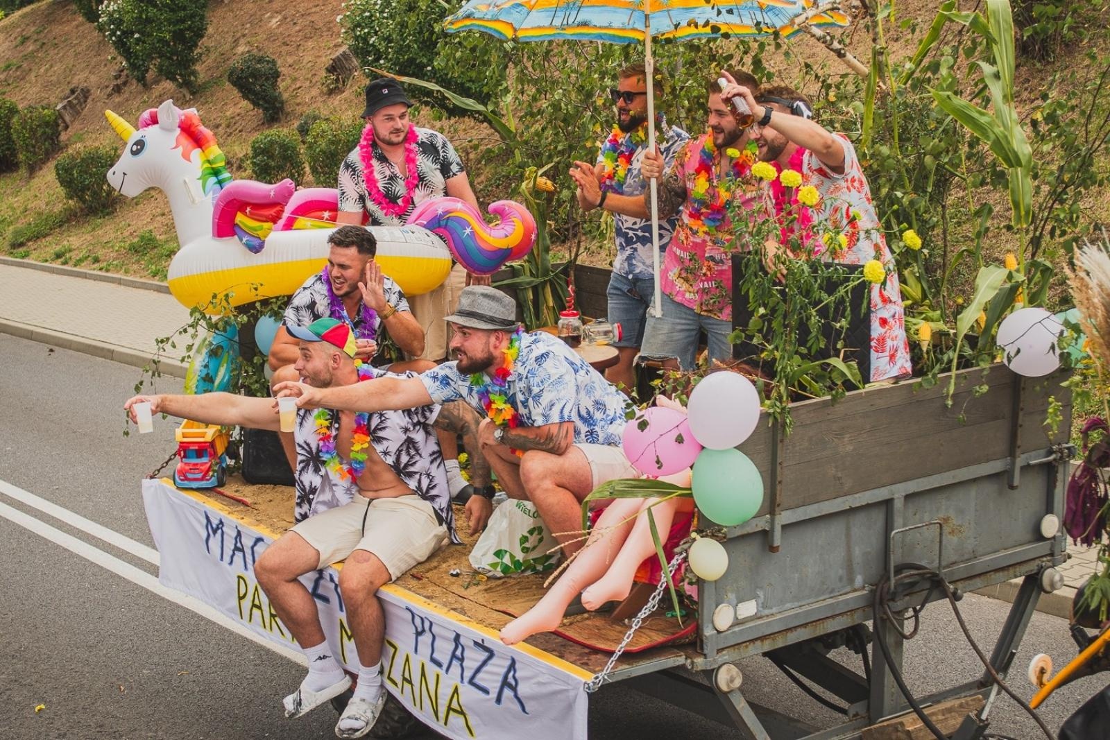 Zdjęcie w galerii na portalu naszwodzislaw.com: Boże z Twoich rąk żyjemy. Dożynki w Połomi [FOTO] wiadomości z regionu