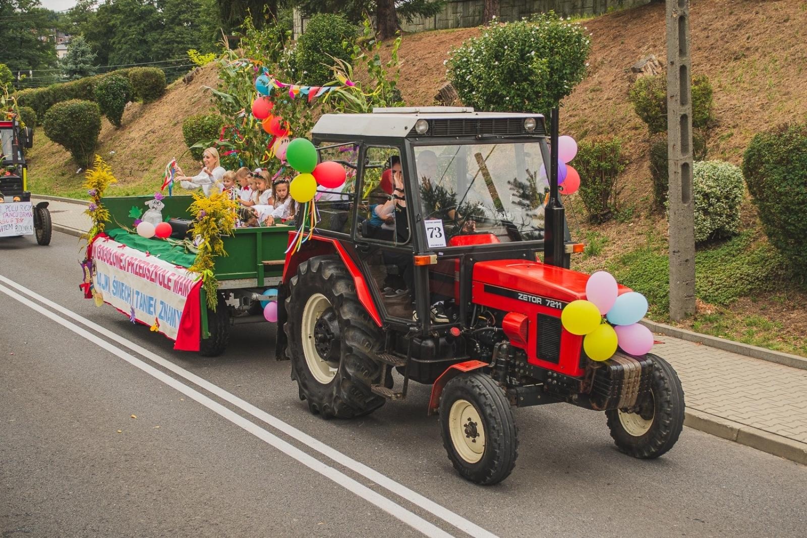 Zdjęcie w galerii na portalu naszwodzislaw.com: Boże z Twoich rąk żyjemy. Dożynki w Połomi [FOTO] wiadomości z regionu