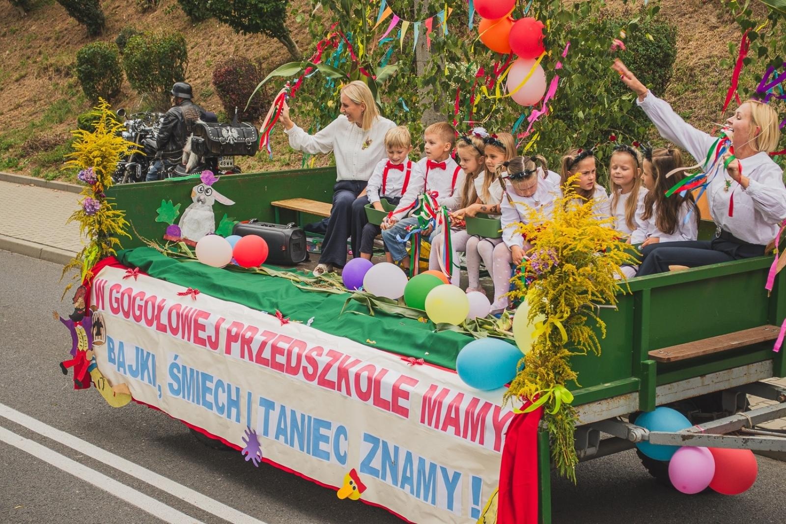 Zdjęcie w galerii na portalu naszwodzislaw.com: Boże z Twoich rąk żyjemy. Dożynki w Połomi [FOTO] wiadomości z regionu