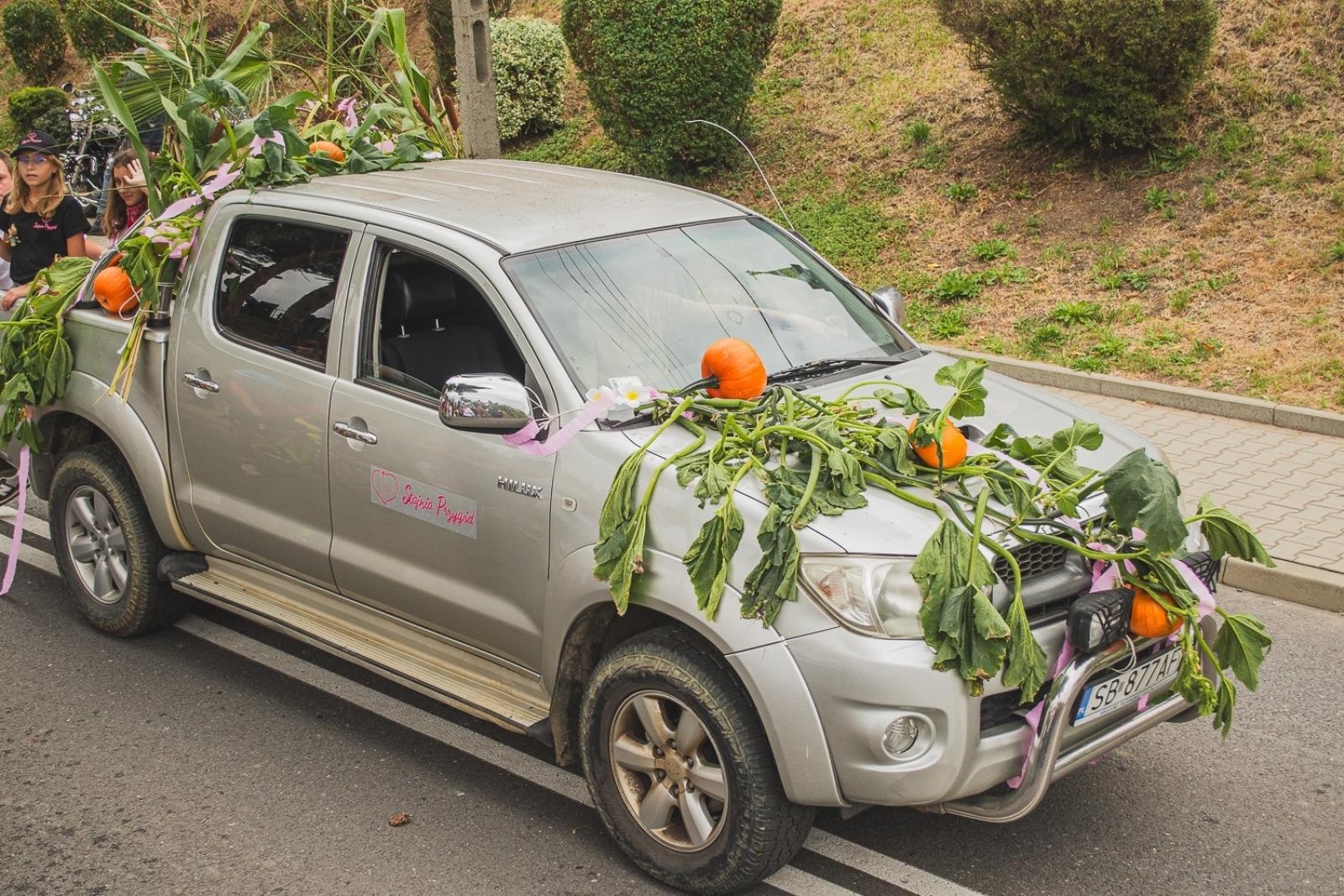 Zdjęcie w galerii na portalu naszwodzislaw.com: Boże z Twoich rąk żyjemy. Dożynki w Połomi [FOTO] wiadomości z regionu