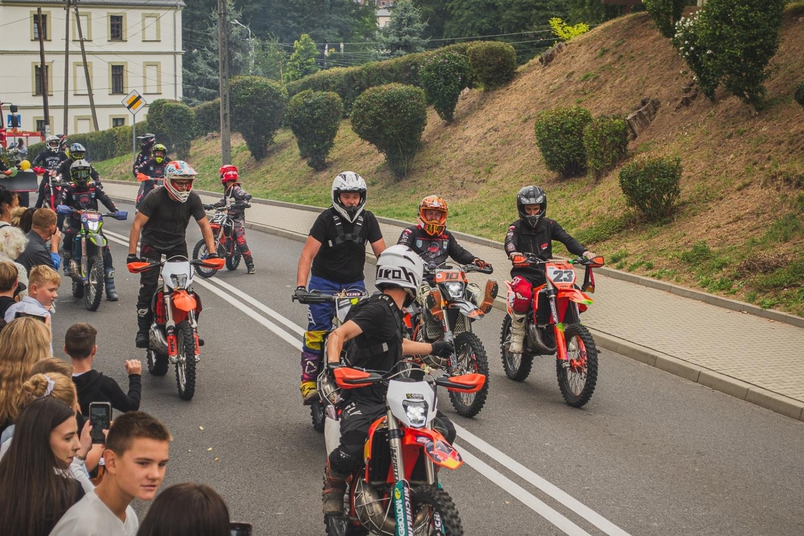 Zdjęcie w galerii na portalu naszwodzislaw.com: Boże z Twoich rąk żyjemy. Dożynki w Połomi [FOTO] wiadomości z regionu