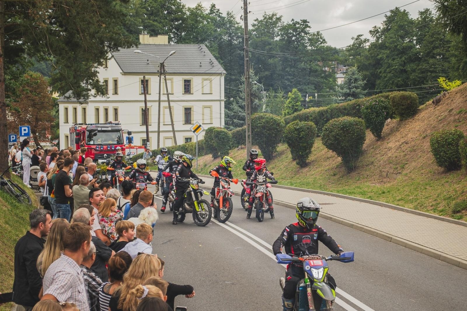Zdjęcie w galerii na portalu naszwodzislaw.com: Boże z Twoich rąk żyjemy. Dożynki w Połomi [FOTO] wiadomości z regionu