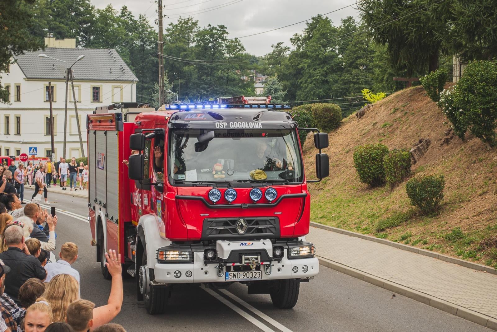 Zdjęcie w galerii na portalu naszwodzislaw.com: Boże z Twoich rąk żyjemy. Dożynki w Połomi [FOTO] wiadomości z regionu
