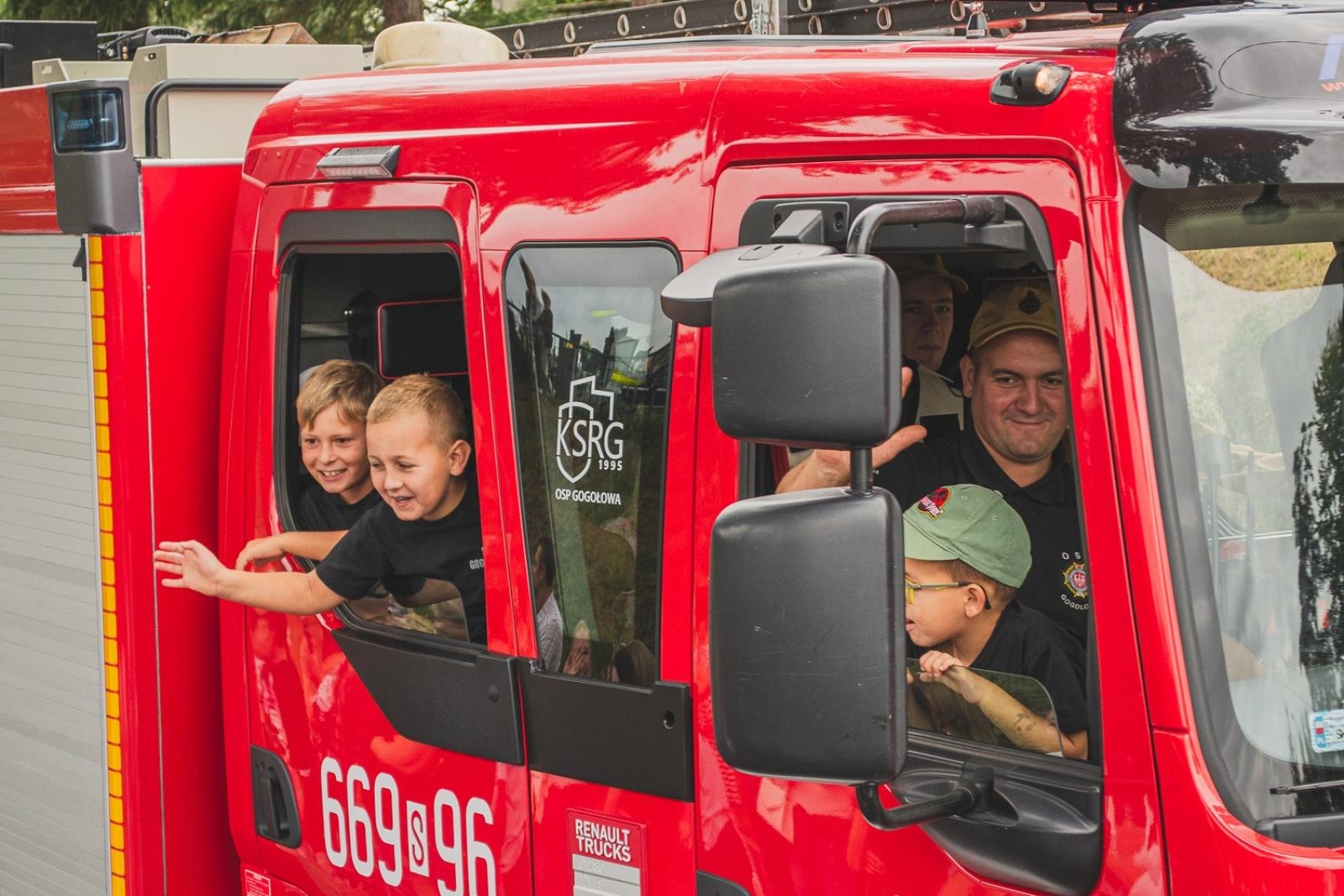 Zdjęcie w galerii na portalu naszwodzislaw.com: Boże z Twoich rąk żyjemy. Dożynki w Połomi [FOTO] wiadomości z regionu