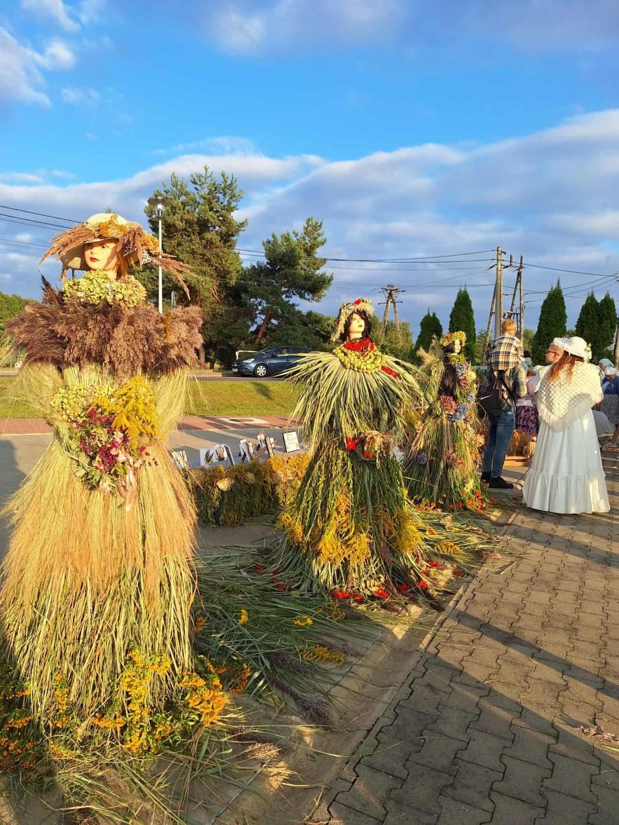 Zdjęcie w galerii na portalu naszwodzislaw.com: Boże z Twoich rąk żyjemy. Dożynki w Połomi [FOTO] wiadomości z regionu