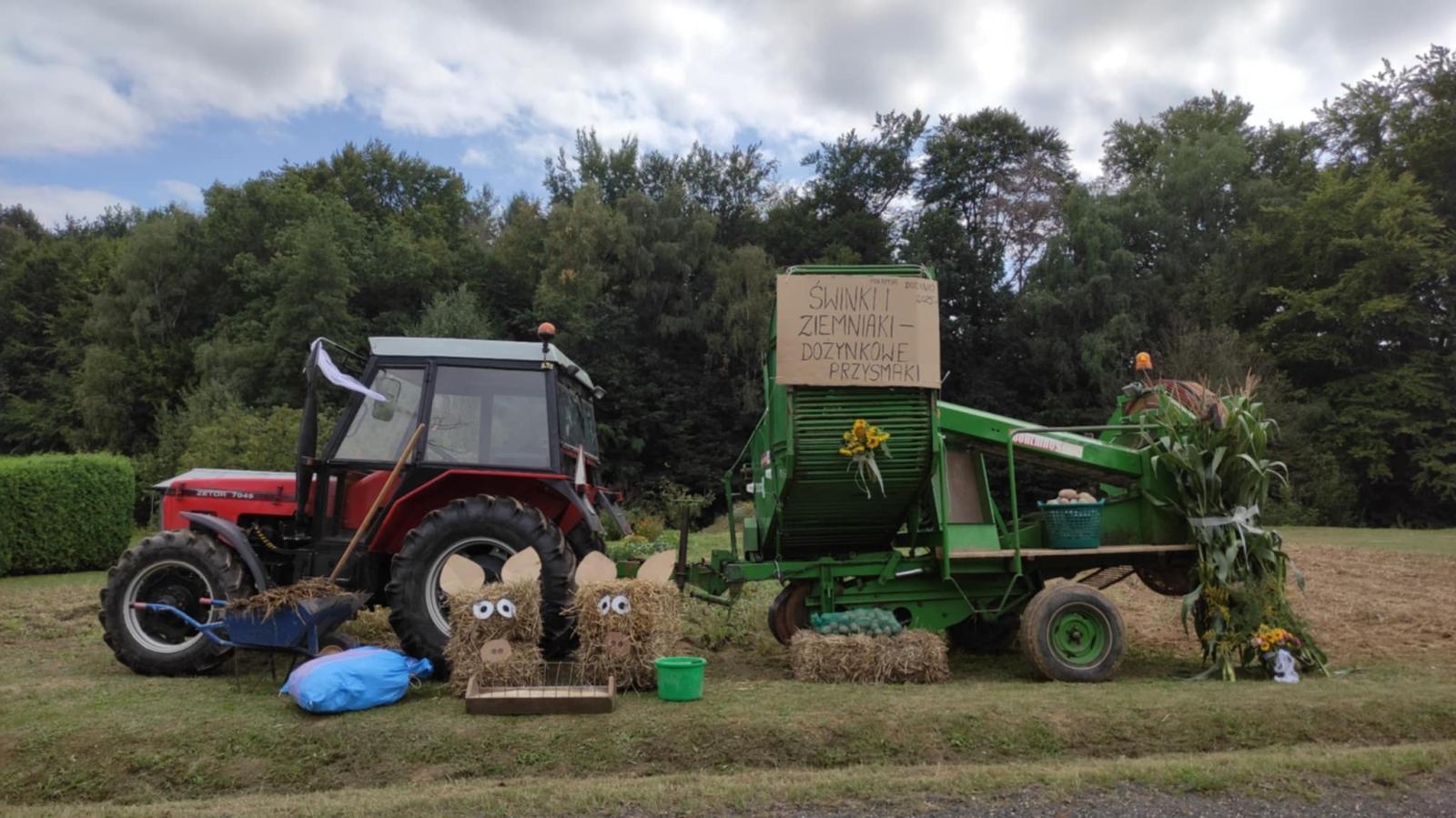 Zdjęcie w galerii na portalu naszwodzislaw.com: Boże z Twoich rąk żyjemy. Dożynki w Połomi [FOTO] wiadomości z regionu