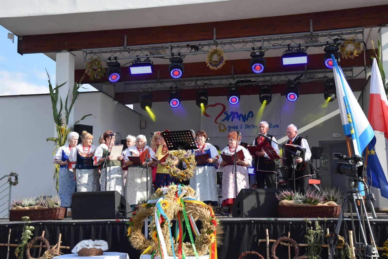 Zdjęcie w galerii na portalu naszwodzislaw.com: Boże z Twoich rąk żyjemy. Dożynki w Połomi [FOTO] wiadomości z regionu