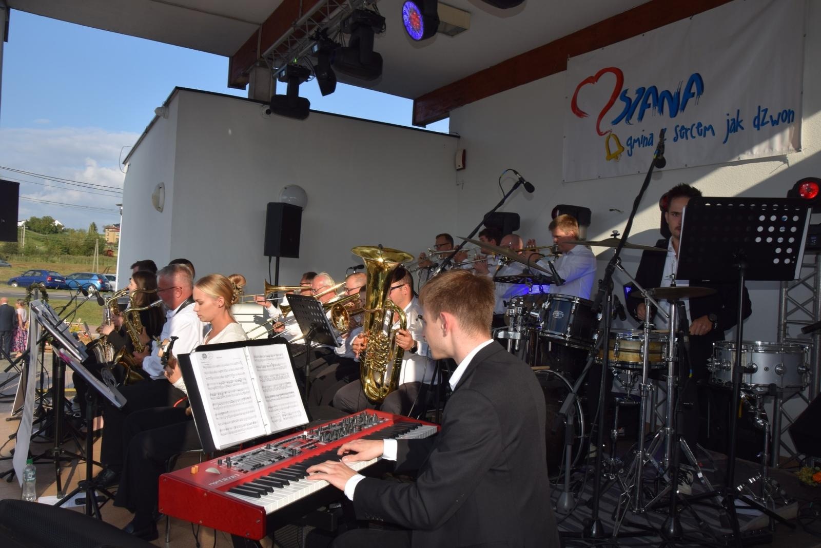 Zdjęcie w galerii na portalu naszwodzislaw.com: Boże z Twoich rąk żyjemy. Dożynki w Połomi [FOTO] wiadomości z regionu