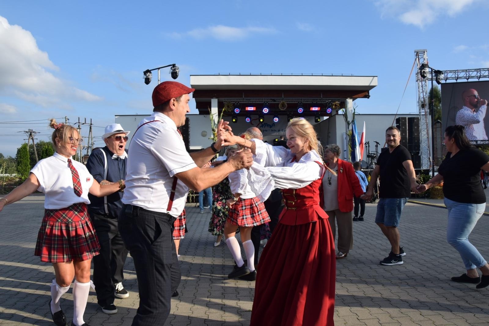 Zdjęcie w galerii na portalu naszwodzislaw.com: Boże z Twoich rąk żyjemy. Dożynki w Połomi [FOTO] wiadomości z regionu