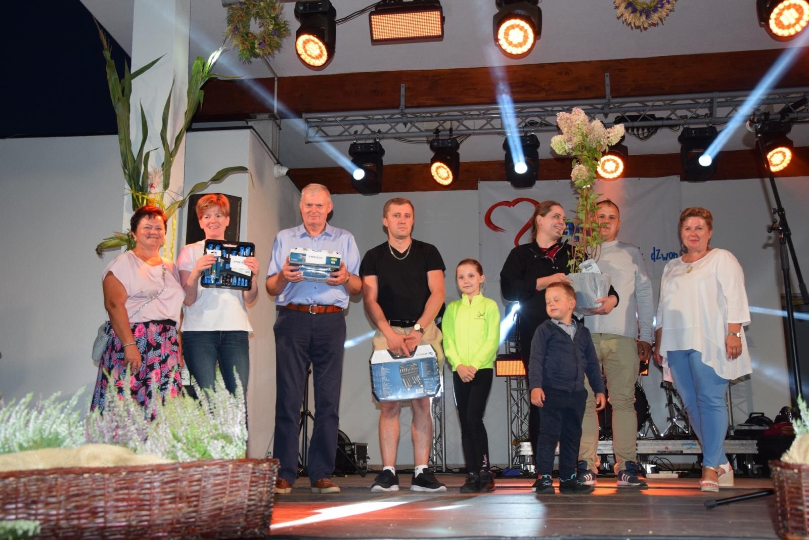 Zdjęcie w galerii na portalu naszwodzislaw.com: Boże z Twoich rąk żyjemy. Dożynki w Połomi [FOTO] wiadomości z regionu