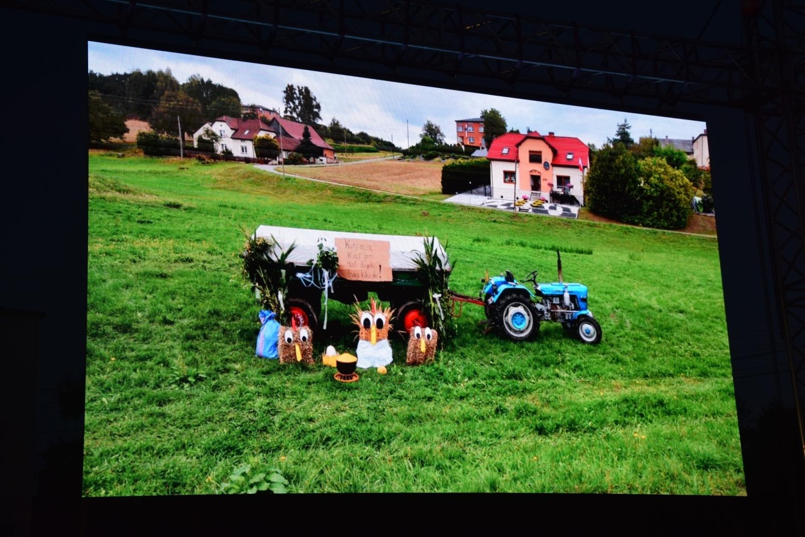 Zdjęcie w galerii na portalu naszwodzislaw.com: Boże z Twoich rąk żyjemy. Dożynki w Połomi [FOTO] wiadomości z regionu