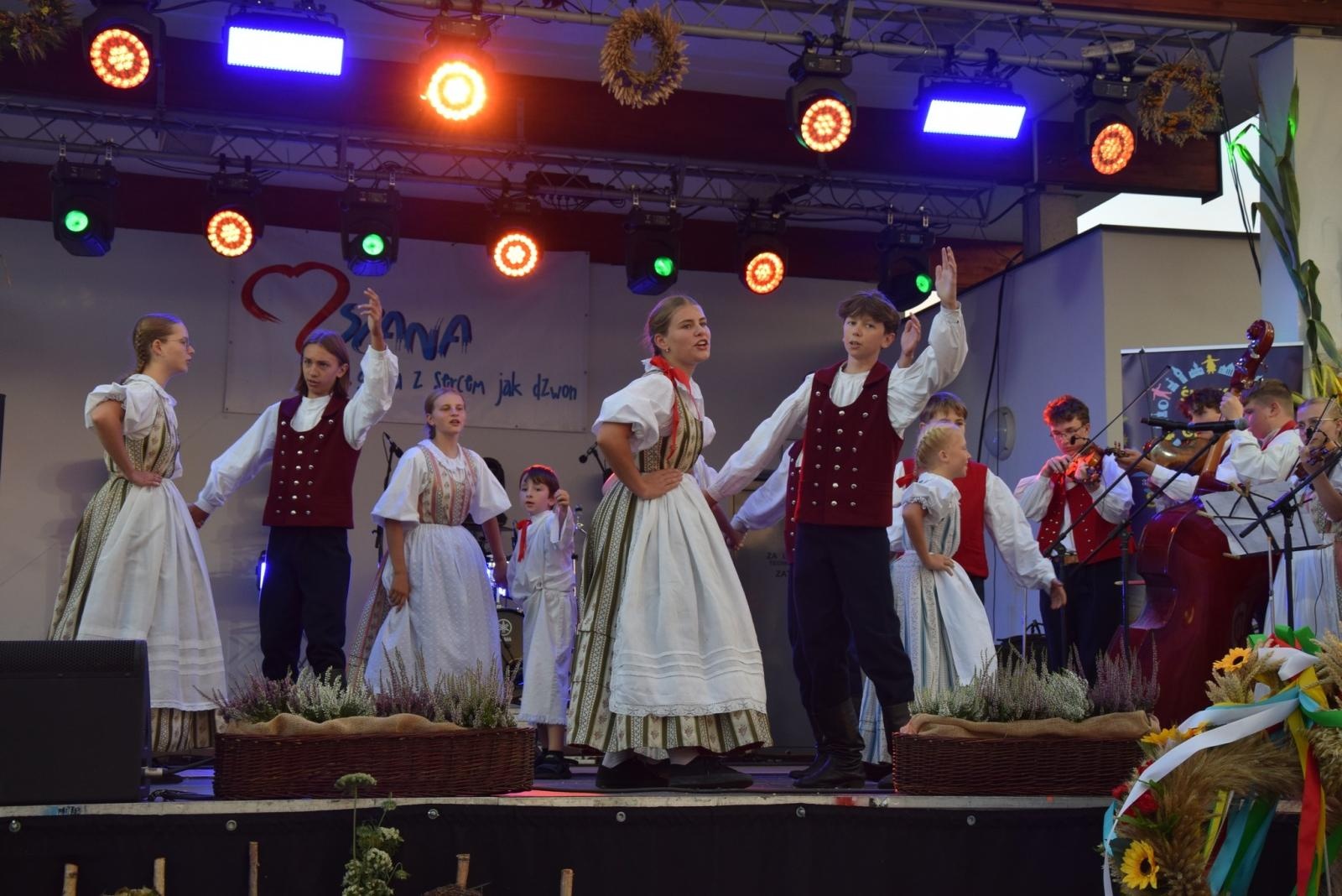 Zdjęcie w galerii na portalu naszwodzislaw.com: Boże z Twoich rąk żyjemy. Dożynki w Połomi [FOTO] wiadomości z regionu