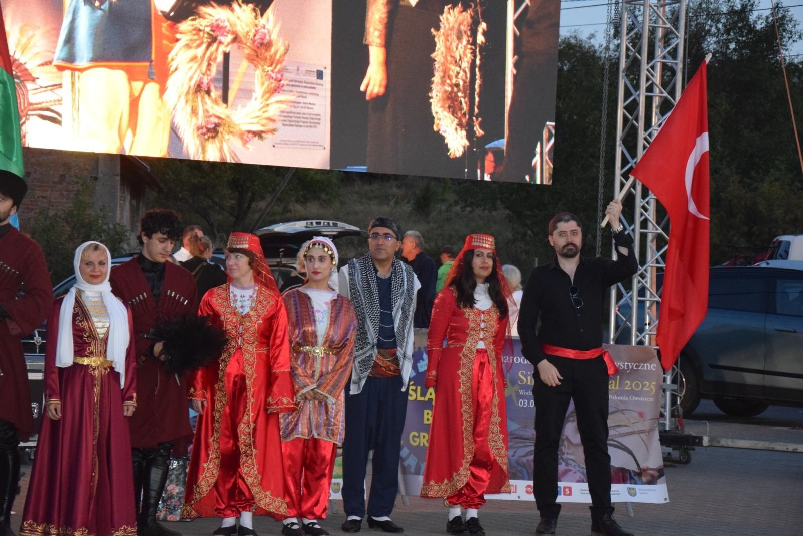 Zdjęcie w galerii na portalu naszwodzislaw.com: Boże z Twoich rąk żyjemy. Dożynki w Połomi [FOTO] wiadomości z regionu