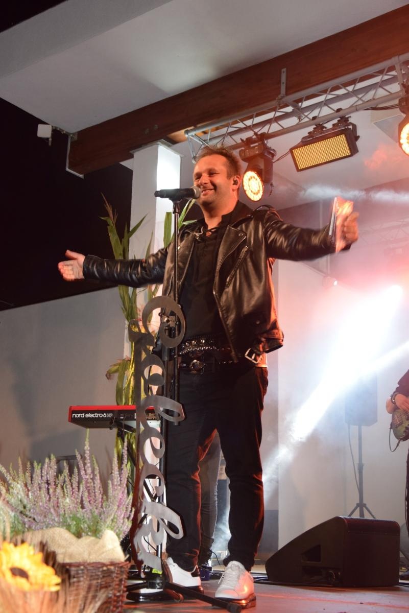 Zdjęcie w galerii na portalu naszwodzislaw.com: Boże z Twoich rąk żyjemy. Dożynki w Połomi [FOTO] wiadomości z regionu