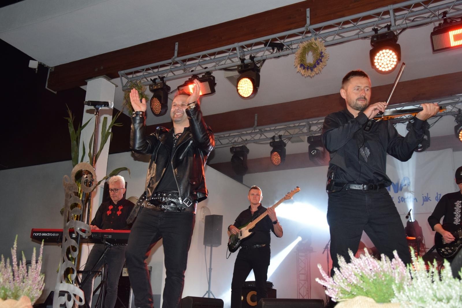 Zdjęcie w galerii na portalu naszwodzislaw.com: Boże z Twoich rąk żyjemy. Dożynki w Połomi [FOTO] wiadomości z regionu