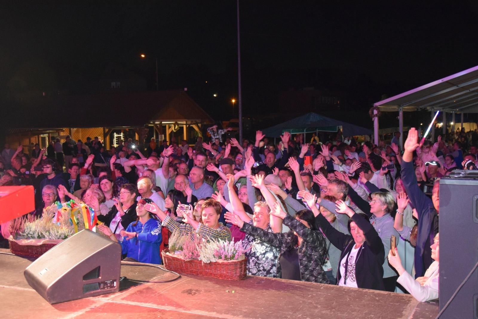 Zdjęcie w galerii na portalu naszwodzislaw.com: Boże z Twoich rąk żyjemy. Dożynki w Połomi [FOTO] wiadomości z regionu