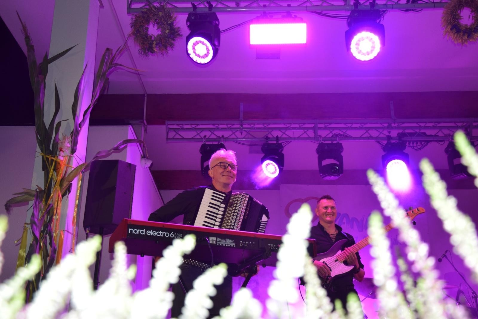 Zdjęcie w galerii na portalu naszwodzislaw.com: Boże z Twoich rąk żyjemy. Dożynki w Połomi [FOTO] wiadomości z regionu