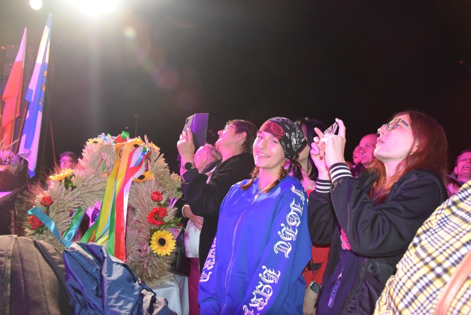 Zdjęcie w galerii na portalu naszwodzislaw.com: Boże z Twoich rąk żyjemy. Dożynki w Połomi [FOTO] wiadomości z regionu