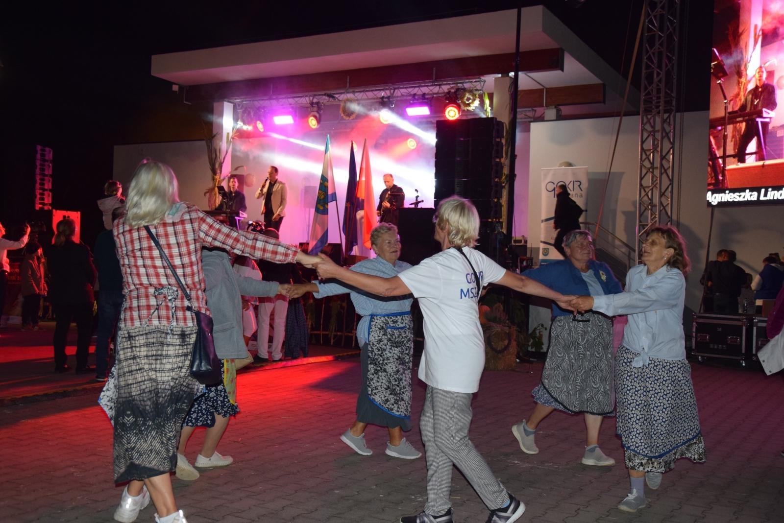 Zdjęcie w galerii na portalu naszwodzislaw.com: Boże z Twoich rąk żyjemy. Dożynki w Połomi [FOTO] wiadomości z regionu