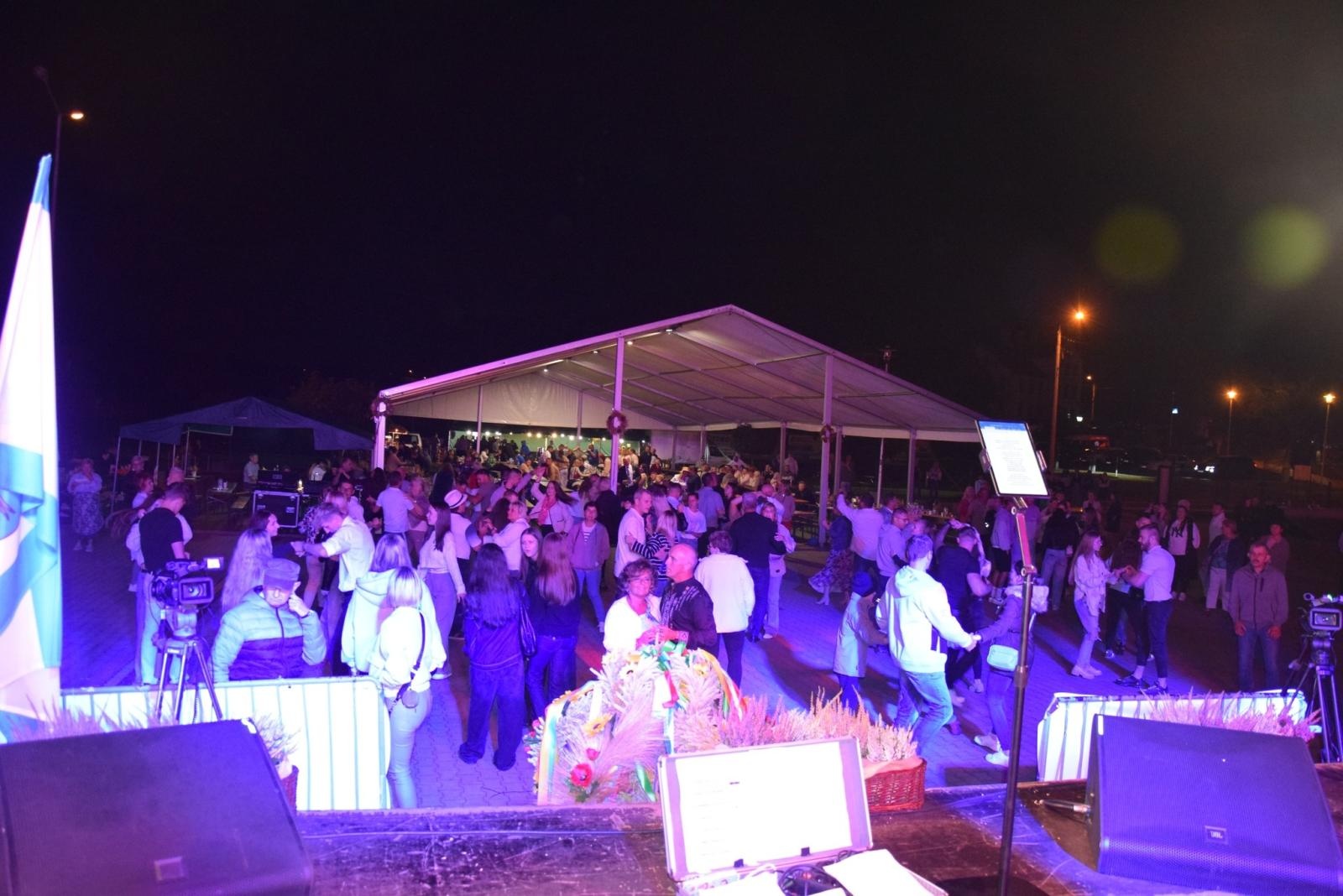 Zdjęcie w galerii na portalu naszwodzislaw.com: Boże z Twoich rąk żyjemy. Dożynki w Połomi [FOTO] wiadomości z regionu