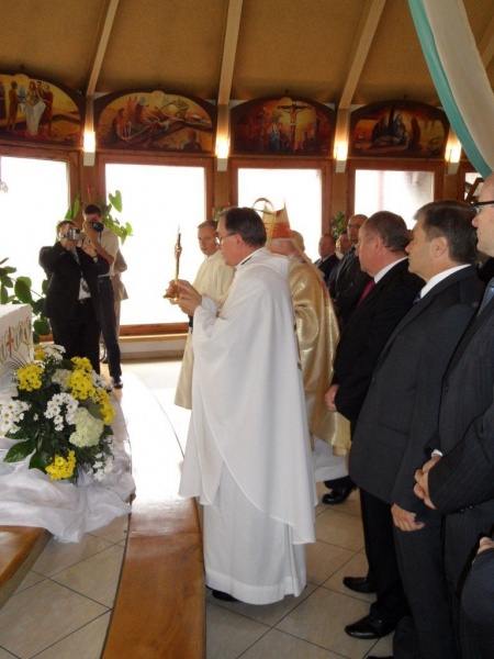 Zdjęcie w galerii na portalu naszwodzislaw.com: Fragment szaty JP II już w Gorzycach wiadomości z regionu