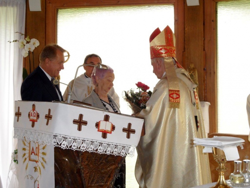 Zdjęcie w galerii na portalu naszwodzislaw.com: Fragment szaty JP II już w Gorzycach wiadomości z regionu