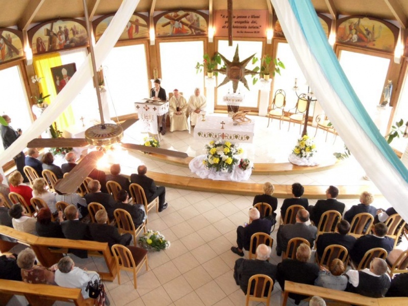 Zdjęcie w galerii na portalu naszwodzislaw.com: Fragment szaty JP II już w Gorzycach wiadomości z regionu