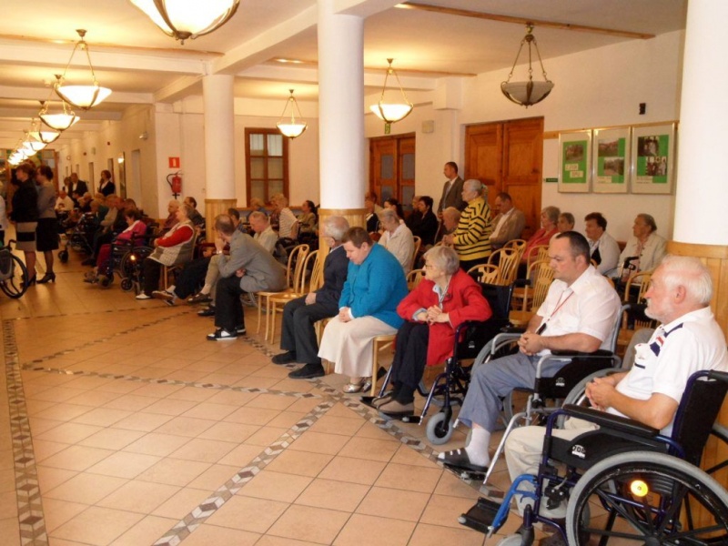 Zdjęcie w galerii na portalu naszwodzislaw.com: Fragment szaty JP II już w Gorzycach wiadomości z regionu