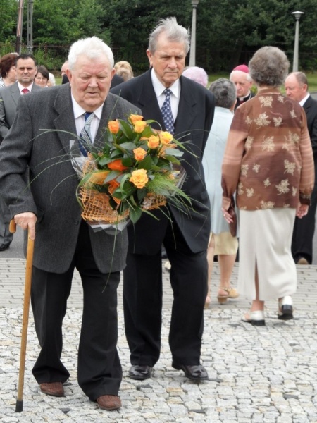 Zdjęcie w galerii na portalu naszwodzislaw.com: Fragment szaty JP II już w Gorzycach wiadomości z regionu