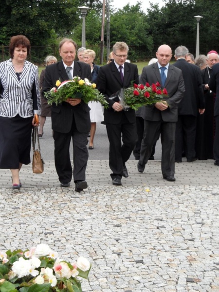Zdjęcie w galerii na portalu naszwodzislaw.com: Fragment szaty JP II już w Gorzycach wiadomości z regionu
