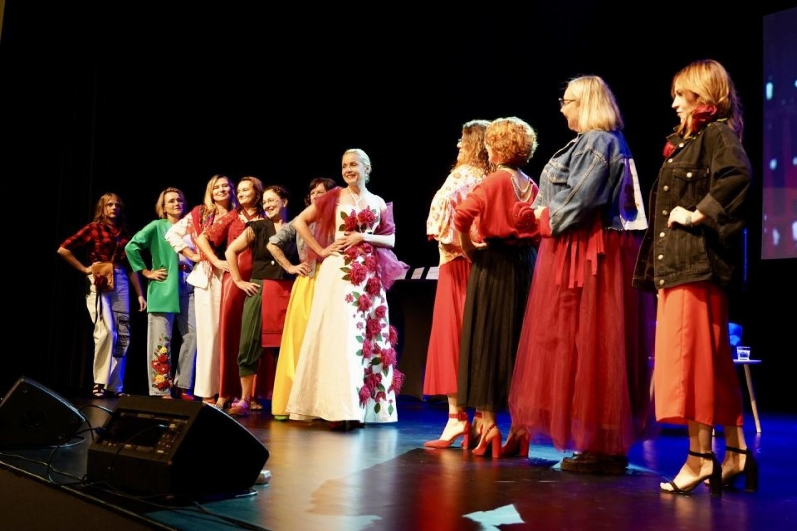 Zdjęcie w galerii na portalu naszwodzislaw.com: Moc, inspiracja i kobieca energia w Rydułtowach [FOTO] wiadomości z regionu