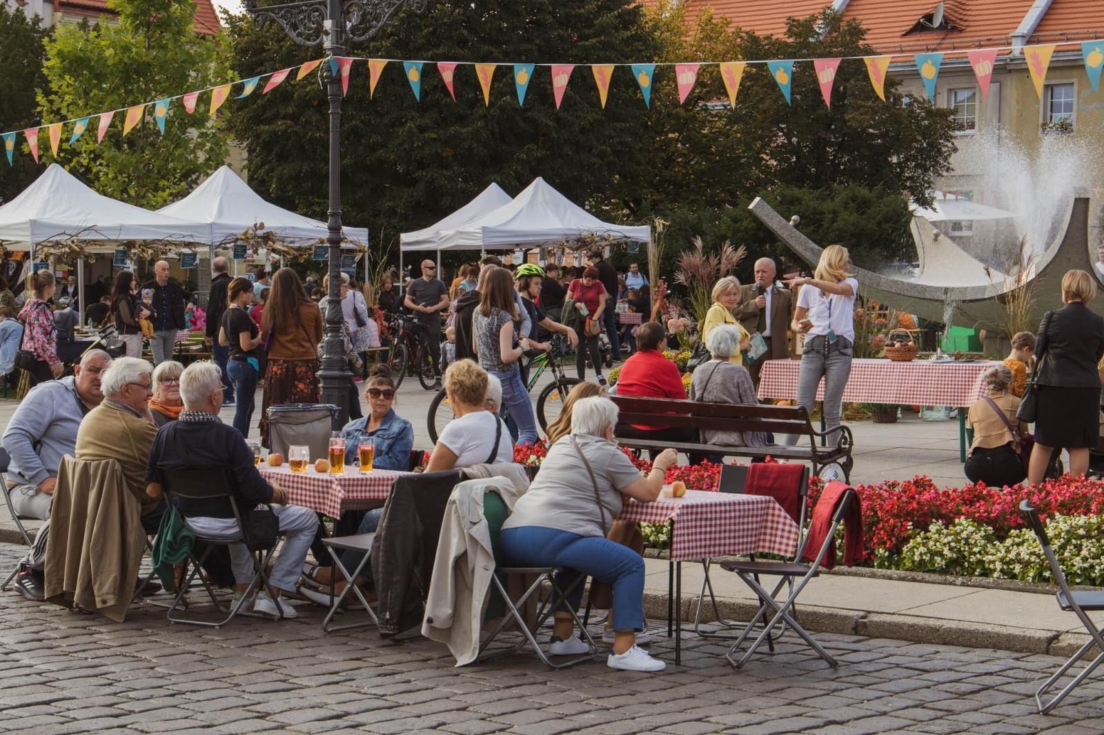 Zdjęcie w galerii na portalu naszwodzislaw.com: Już jutro potańcówka na wodzisławskiej starówce  wiadomości z regionu