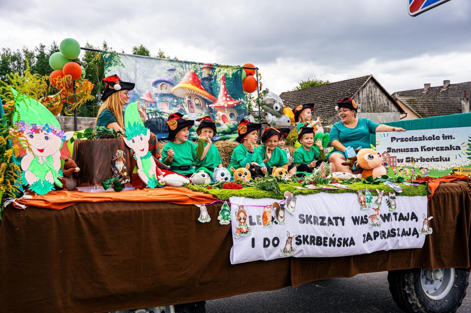 Zdjęcie w galerii na portalu naszwodzislaw.com: Gminne dożynki i zacny jubileusz Skrbeńska za nami [FOTO] wiadomości z regionu