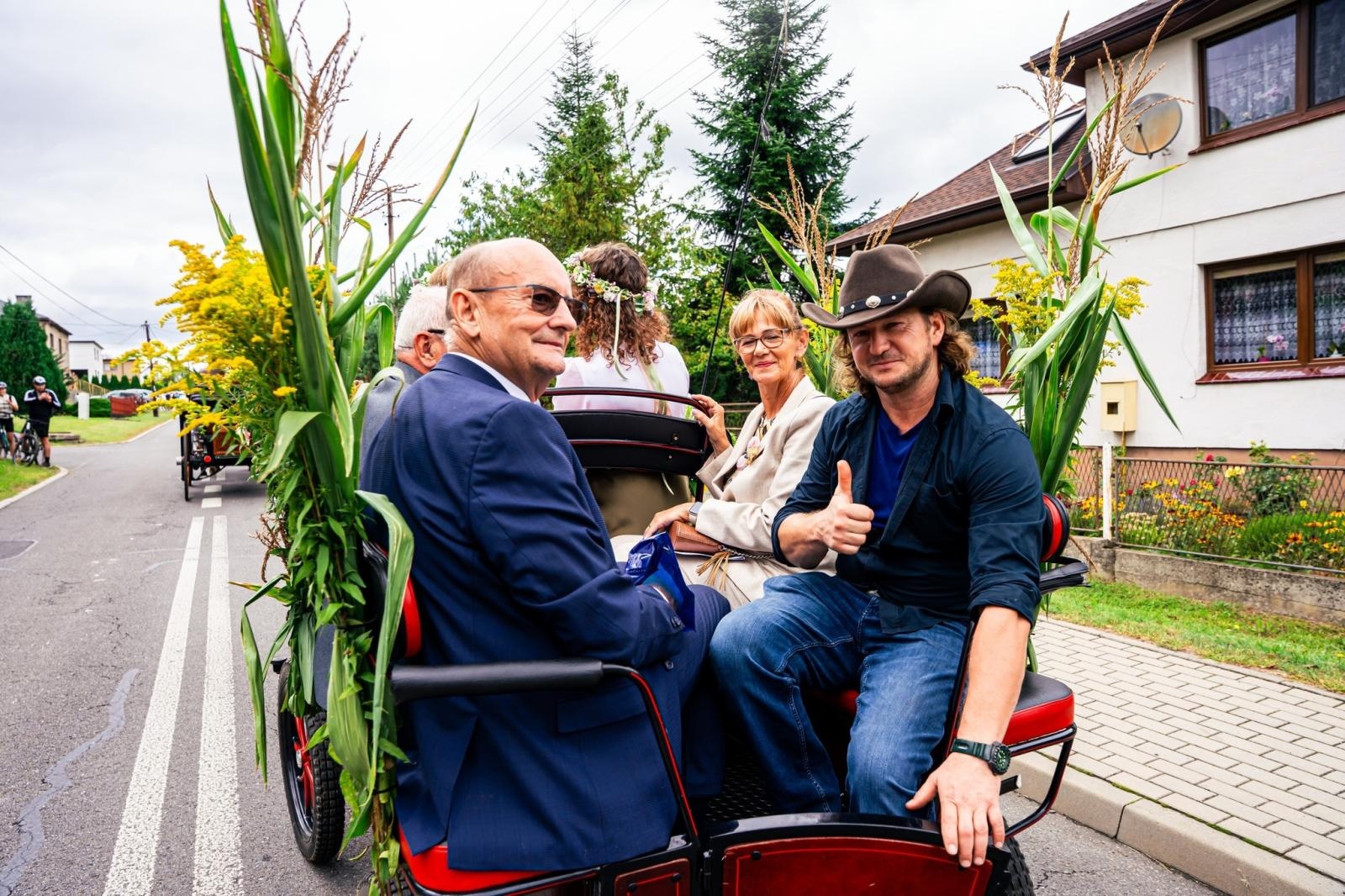 Zdjęcie w galerii na portalu naszwodzislaw.com: Gminne dożynki i zacny jubileusz Skrbeńska za nami [FOTO] wiadomości z regionu