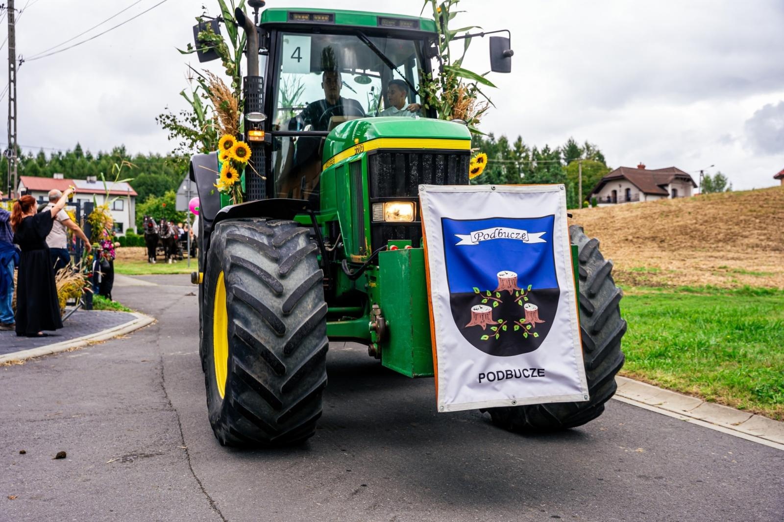 Zdjęcie w galerii na portalu naszwodzislaw.com: Gminne dożynki i zacny jubileusz Skrbeńska za nami [FOTO] wiadomości z regionu