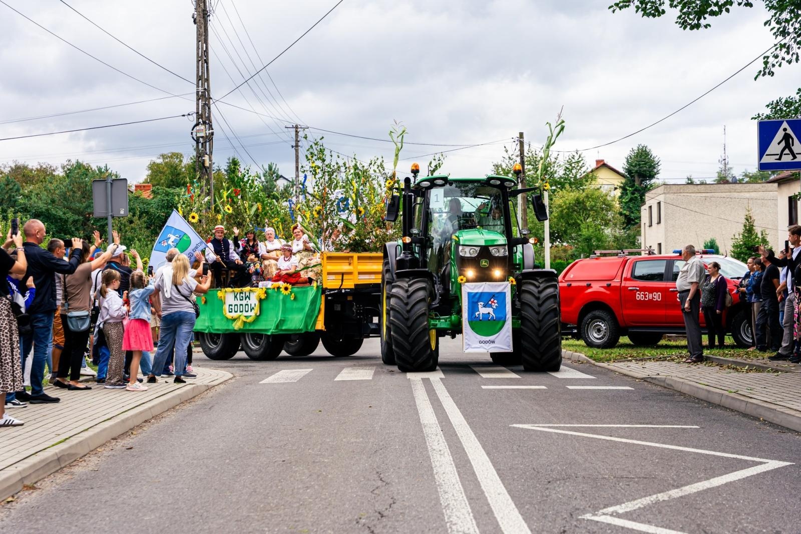 Zdjęcie w galerii na portalu naszwodzislaw.com: Gminne dożynki i zacny jubileusz Skrbeńska za nami [FOTO] wiadomości z regionu